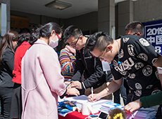 她是资深人力资源管理专家